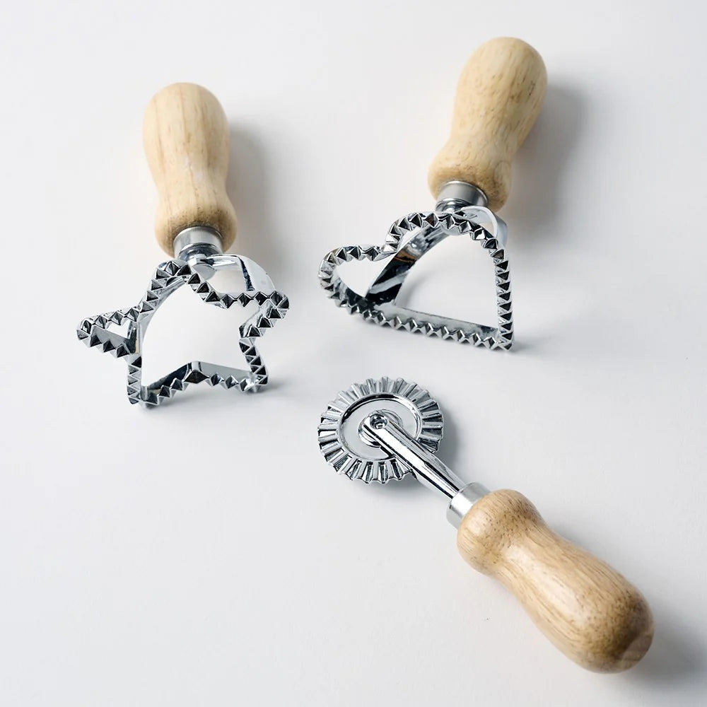 Eco-dough Tools - Cookie Cutters Case - (4 hearts, 4 stars, 4 cutting wheels)