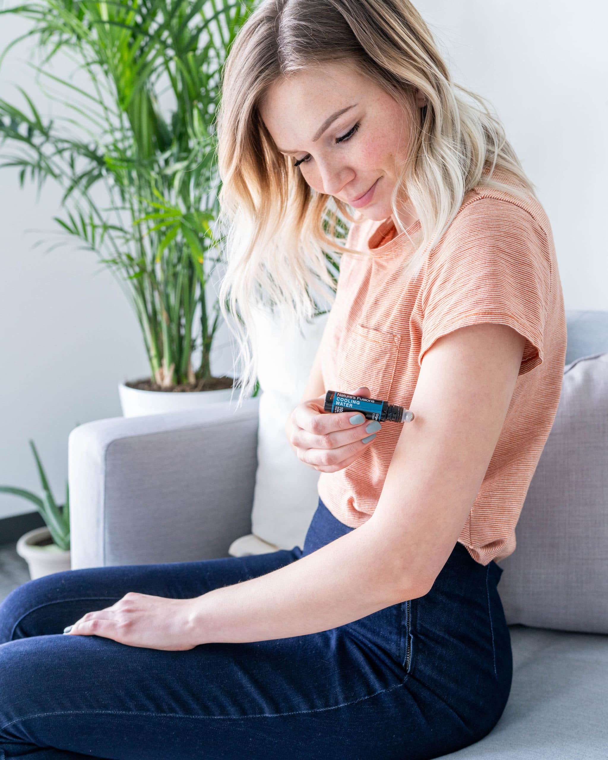 Cooling Water Roll-On With Coconut Oil - 10ml