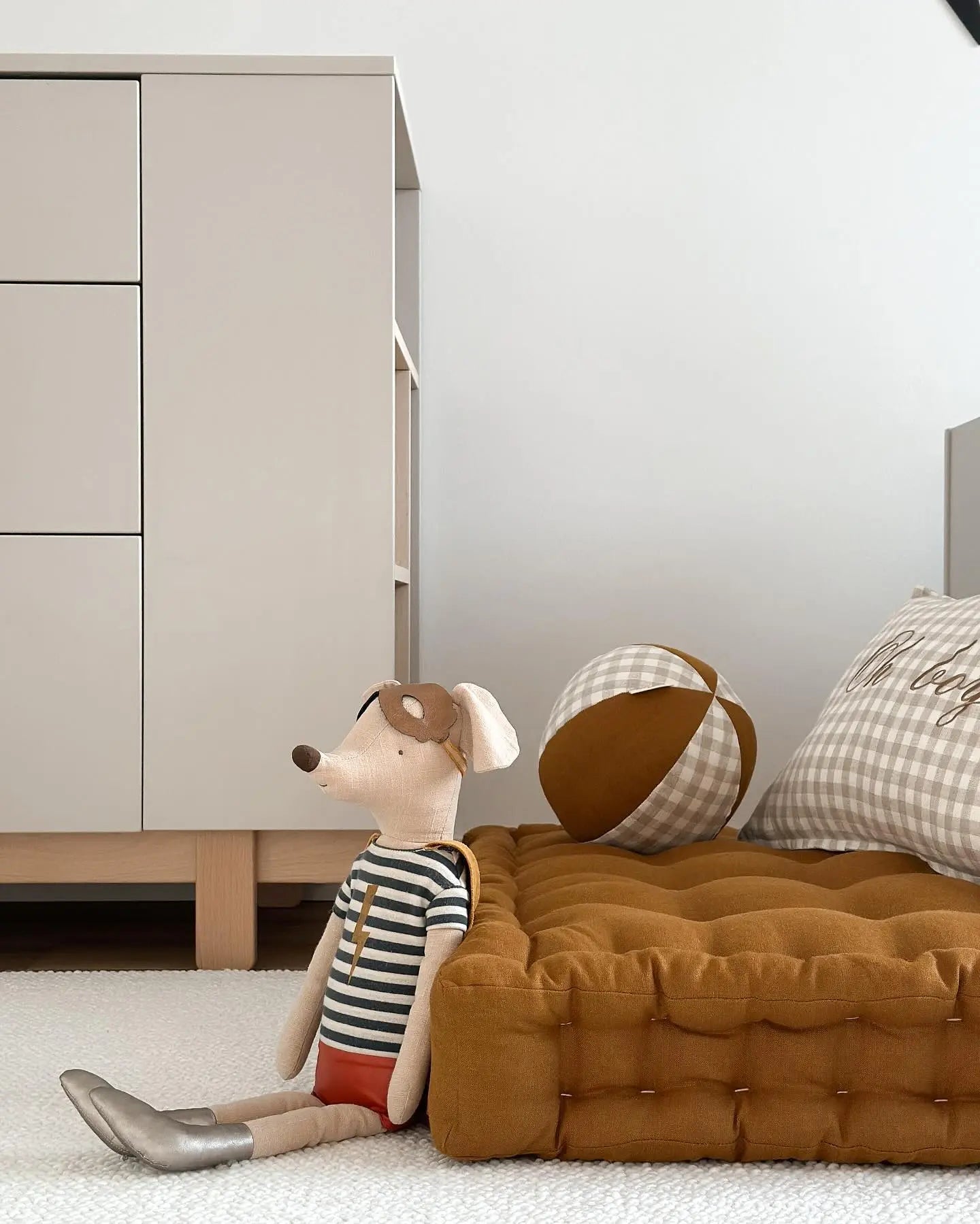 Chest of drawers for a child's room "BASIC"-1