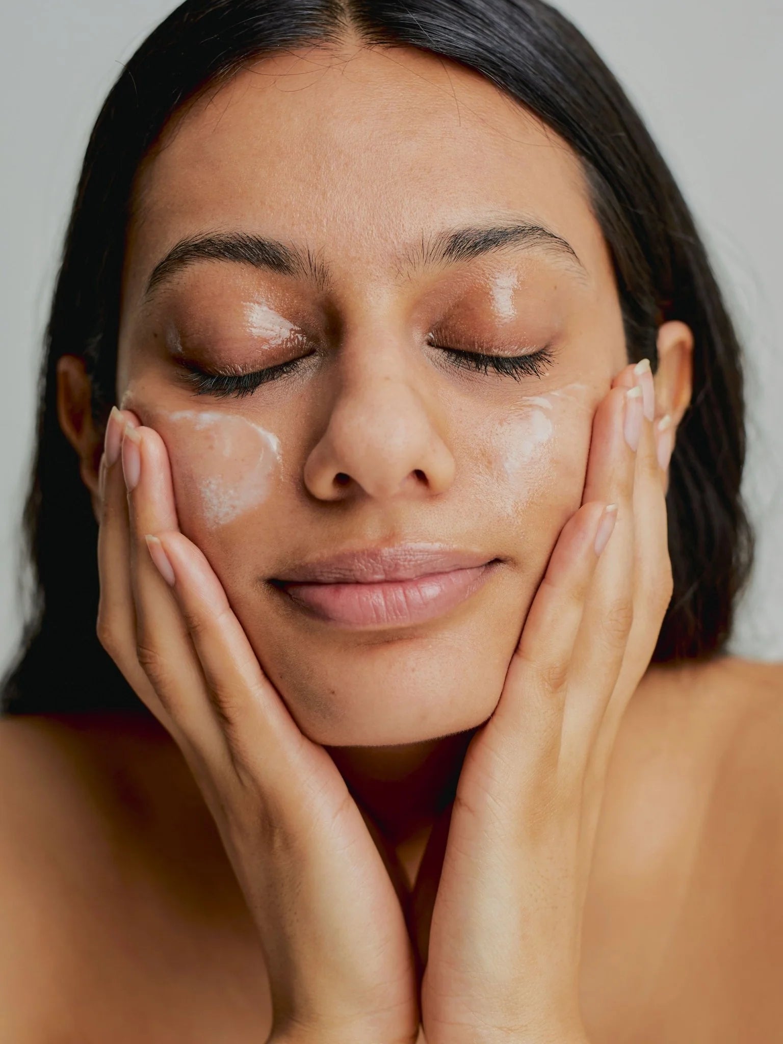 COCOKIND Oil to Milk Cleanser Hydrating Face Wash