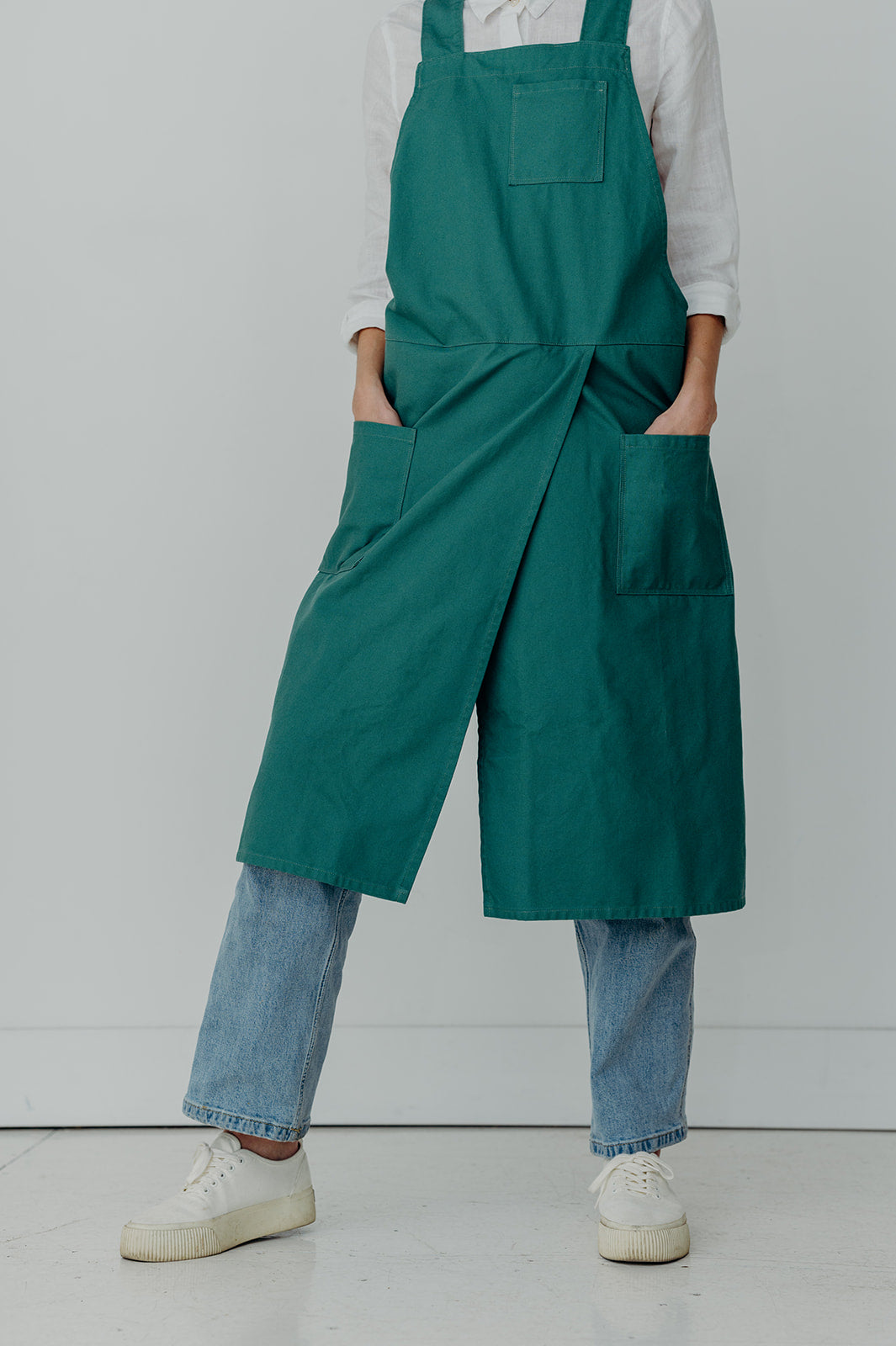 Split Leg Linen Smock Apron with Cross Back-7